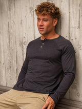 Matt is 6', 180lbs and wears a size M #