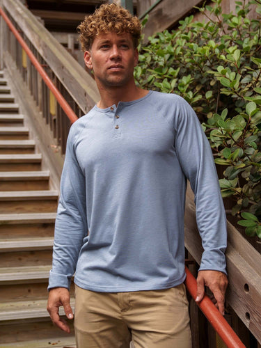 Matt is 6', 180lbs and wears a size M #