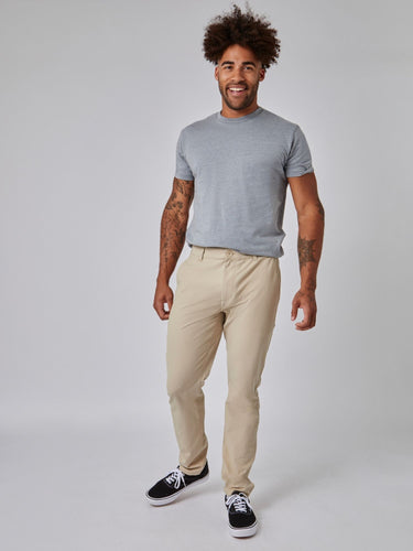 Joe is 6', 180LBS and wears a size 32x30 # New Khaki Stretch Tech Pant | Fresh Clean Threads